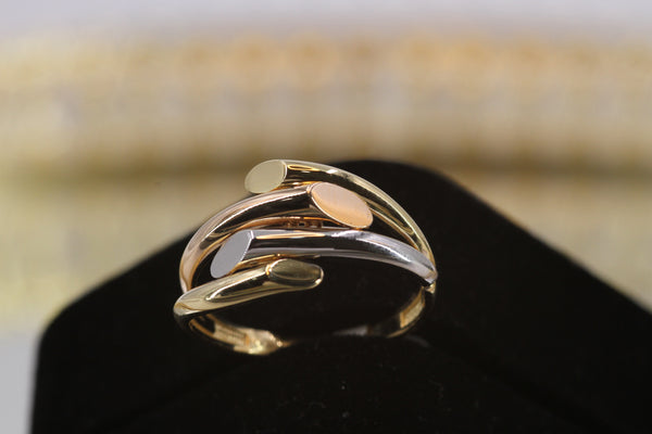 Lilians Luxury Twist Ring