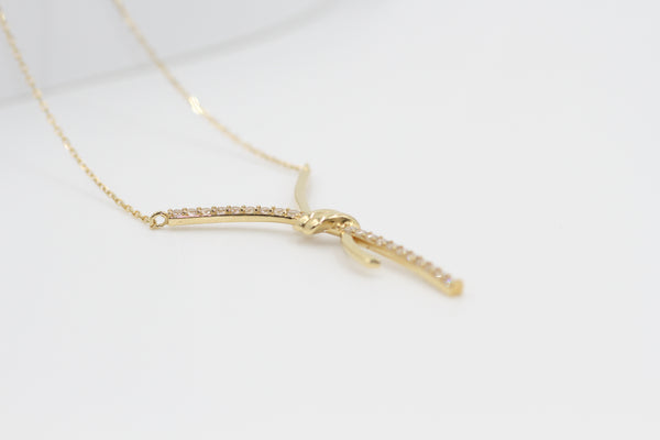 Graceful Curve Necklace