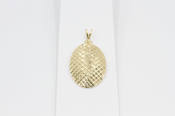Refined Quilted Oval Charm Necklace
